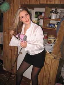 Молодая русская блонда выложила в сеть свои откровенные снимки - фото #8