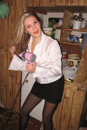 Young Russian Blonde Posts Explicit Photos Online — photo 8