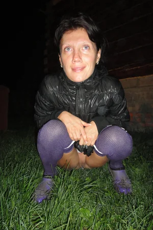 Skinny MILF Open to New Sex Experiences — photo 4