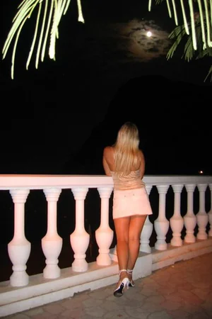 Modest Vacation Photos, No Nudity — photo 7
