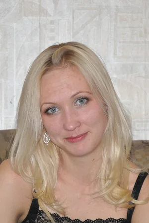Blonde in Stockings Flashes Small Tits and Slender Figure for Camera — photo 18