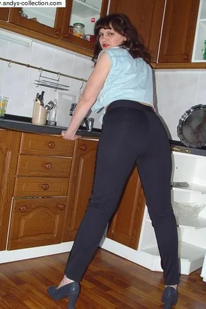 Dressed Russian Milf Posing at Home — photo 16