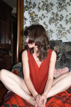 Russian Milf's Bare Ass and Tits — photo 1