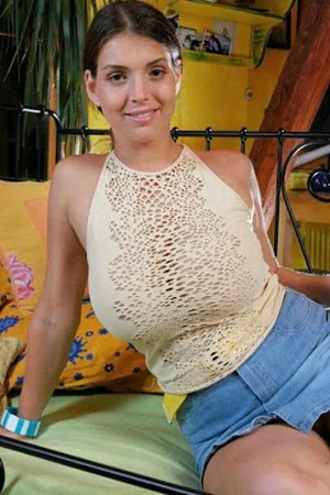 Juicy Shots With Woman Gifted With Big Tits — photo 5