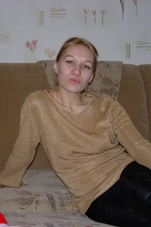 Skinny Russian Wife Shows Husband Pink Pussy Before Fucking — photo 4