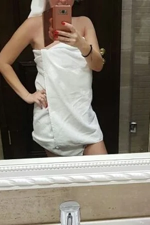 Brunette With Juicy Tits Strips Before Mirror After Shower — photo 7