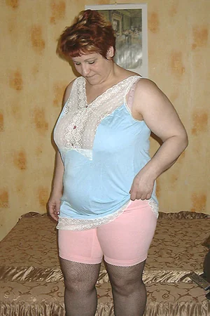 Russian MILF Tries On Erotic Lingerie on Her Thick Body — photo 10