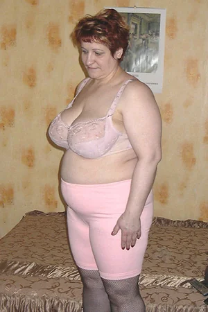 Russian MILF Tries On Erotic Lingerie on Her Thick Body — photo 12