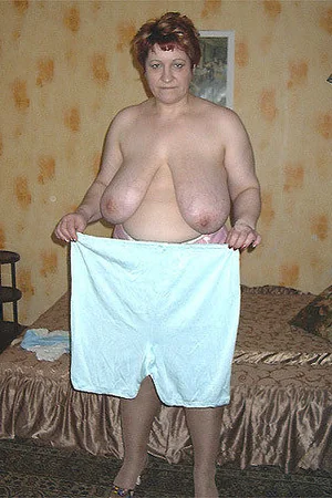 Russian MILF Tries On Erotic Lingerie on Her Thick Body — photo 4