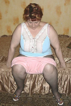 Russian MILF Tries On Erotic Lingerie on Her Thick Body — photo 7