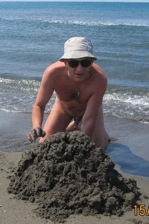Nudist Couple Flashes Hard Dick and Saggy Tits on Beach — photo 88