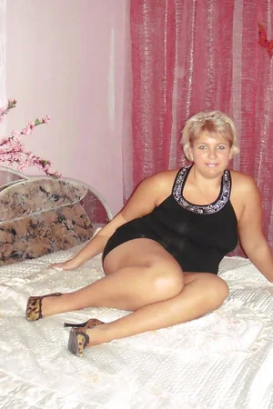 Erotic Photos Mature Blonde Housewife — photo 6