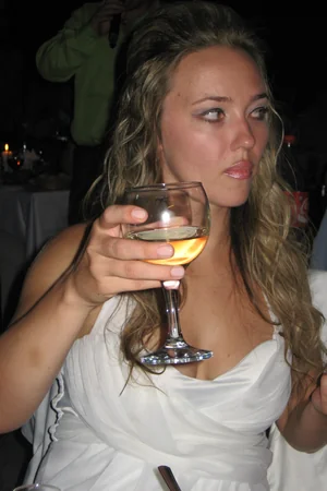 Bad Girl Spreads Pussy for Camera — photo 4