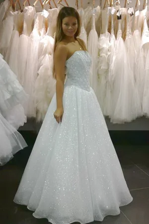 Cute Bride Tries on Gown, Sucks Cock — photo 6