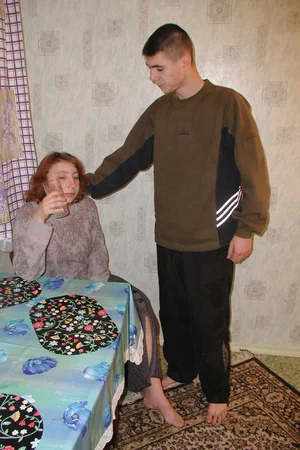 Mature Alcoholic Woman Sucks Dick and Takes It in Hairy Pussy — photo 3