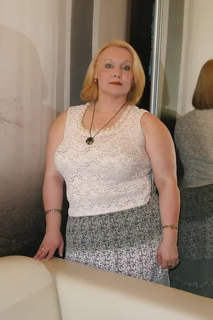 Plump Woman Drinks Wine, Undresses at Home — photo 33
