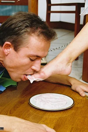 Guy Licks Mistress's Toes — photo 13
