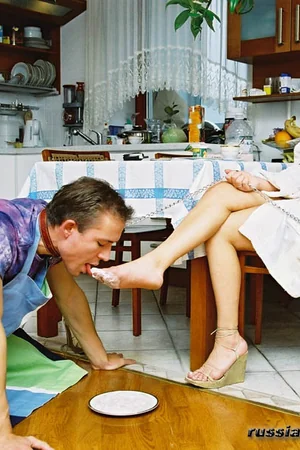 Guy Licks Mistress's Toes — photo 16