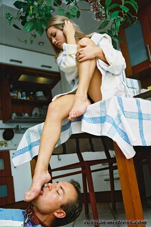 Guy Licks Mistress's Toes — photo 26
