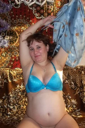 Pregnant Woman Undresses — photo 23