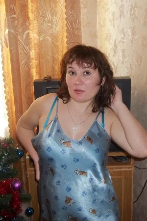 Pregnant Woman Undresses — photo 6
