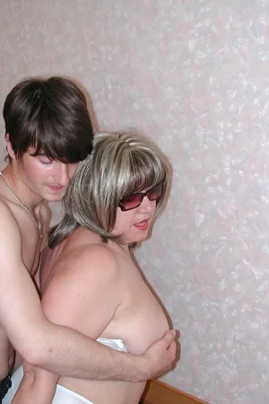 Young Guy Skillfully Fucks Mature Divorcée — photo 31
