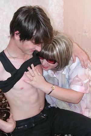 Young Guy Skillfully Fucks Mature Divorcée — photo 9