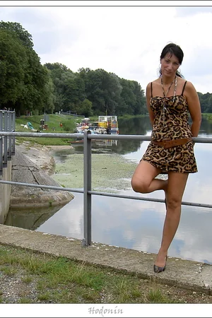 Russian MILF Soft Erotica Outdoors — photo 24