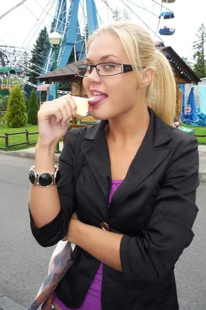 Young Blonde Prefers Sucking Over Fucking — photo 3