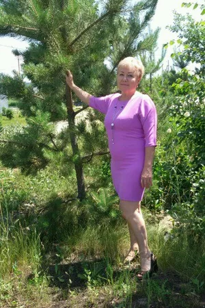 Russian Granny Flashes Shaved Pussy — photo 15