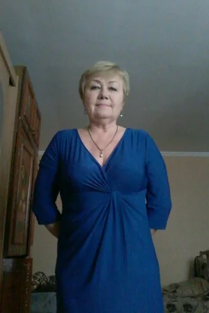 Russian Granny Flashes Shaved Pussy — photo 23