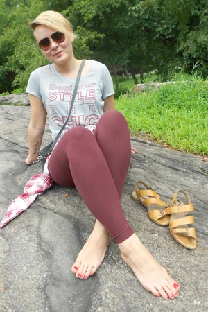 Russian Lady Flaunts Heels and Toes — photo 14