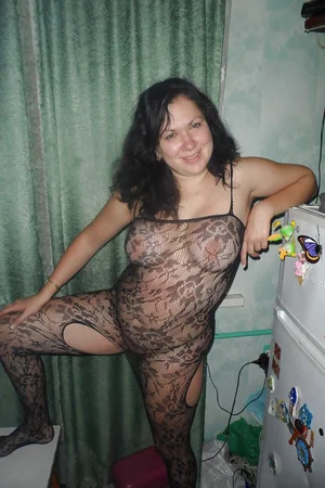 Russian MILF Seeks Sugar Daddy — photo 12
