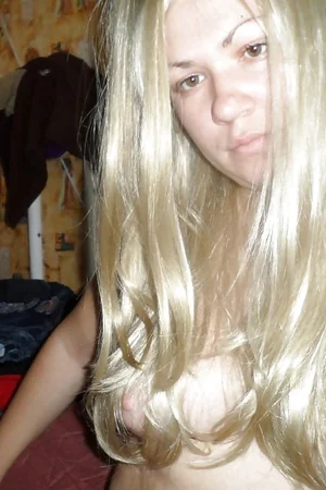 Russian MILF Seeks Sugar Daddy — photo 15