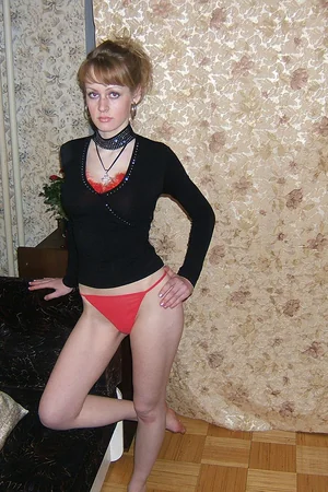 Skinny Girl With Attractive Tits — photo 1