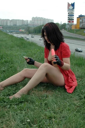 Lena Masturbates Near the Highway — photo 13