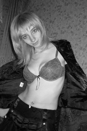 Skinny Girlfriend Likes Bad Boys — photo 28