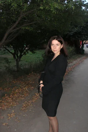 Alenka Shows Pussy, Sucks Husband in Car — photo 11
