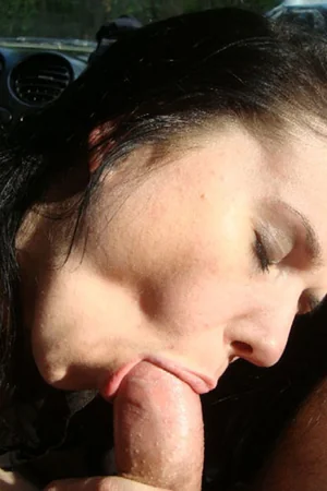 Alenka Shows Pussy, Sucks Husband in Car — photo 18