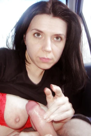 Alenka Shows Pussy, Sucks Husband in Car — photo 27