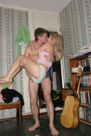 Blonde in Love Does Everything for Her Lover — photo 13