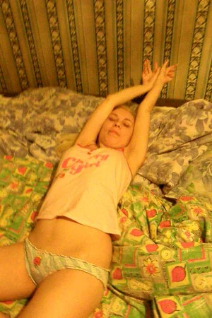 Blonde in Love Does Everything for Her Lover — photo 2