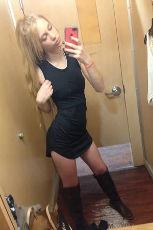 Lonely Young Blonde Takes Erotic Selfies Daily Out of Boredom — photo 34
