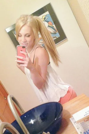Lonely Young Blonde Takes Erotic Selfies Daily Out of Boredom — photo 39