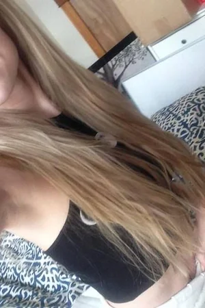 Lonely Young Blonde Takes Erotic Selfies Daily Out of Boredom — photo 69