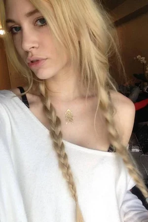 Lonely Young Blonde Takes Erotic Selfies Daily Out of Boredom — photo 7