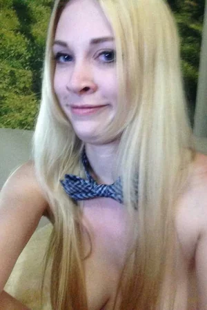 Lonely Young Blonde Takes Erotic Selfies Daily Out of Boredom — photo 8