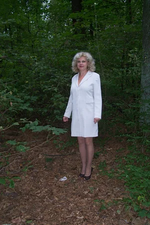 Mature Blonde Secret Exhibitionist — photo 13