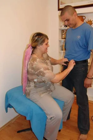 Plump Woman Fucks All Guys from Neighborhood — photo 1