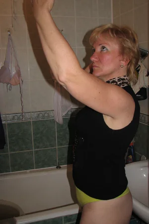 Typical Housewife Prefers Nudity — photo 38